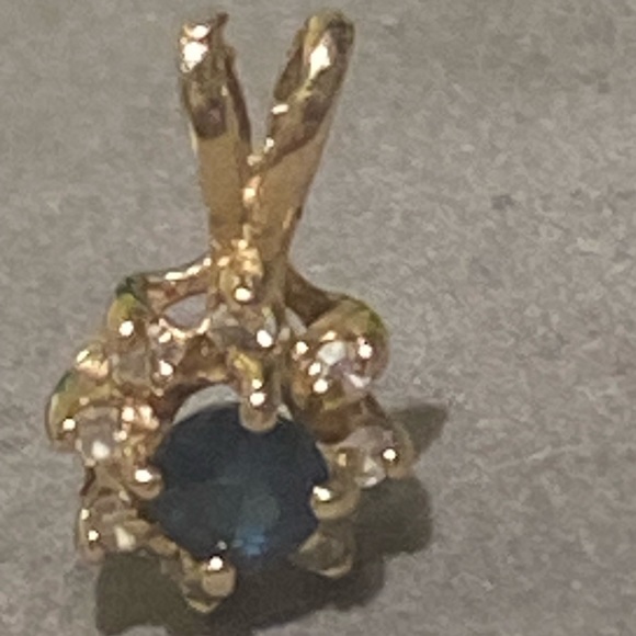 Beautiful Blue sapphire 14k Yellow Gold Pendant! - Picture 5 of 6